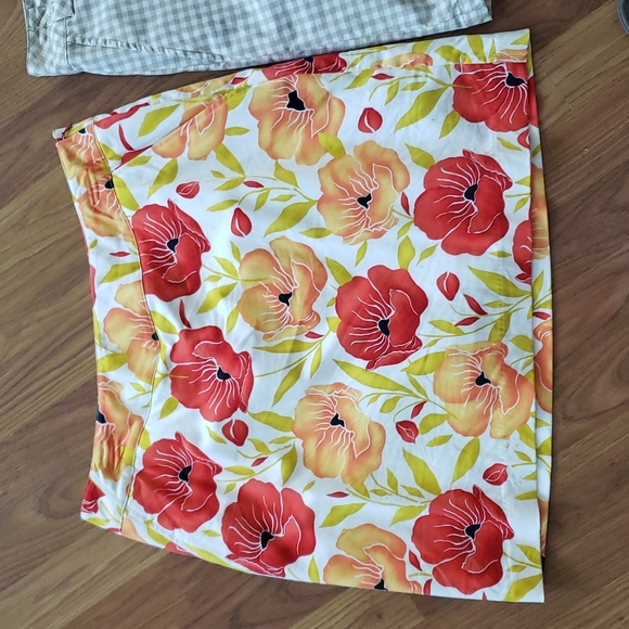 N VO by Lanctot and EP Pro Golf Skirts - Picture 3 of 7